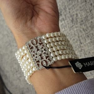 Faux pearl bracelet with white stone detail - elastic band